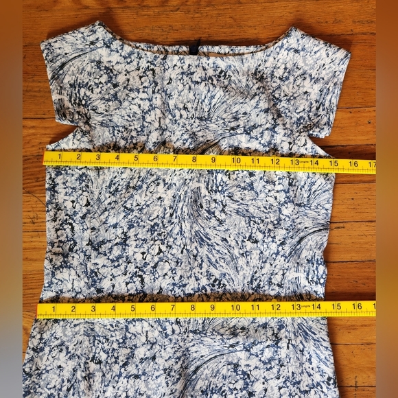 M.M.LaFleur Sarah 4.0 Dress in Indigo Marble - Picture 6 of 14